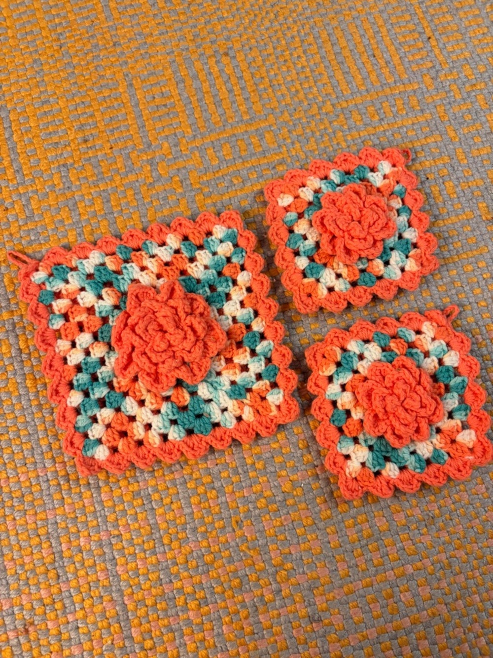 🌸✨ Vintage Crochet Floral Potholder Set Handmade ✨🌸